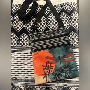 NEW Dragonfly Crossbody Purse ✨❤️✨